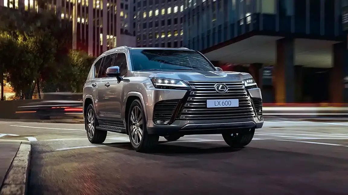 Фірмова решітка радіатора LX