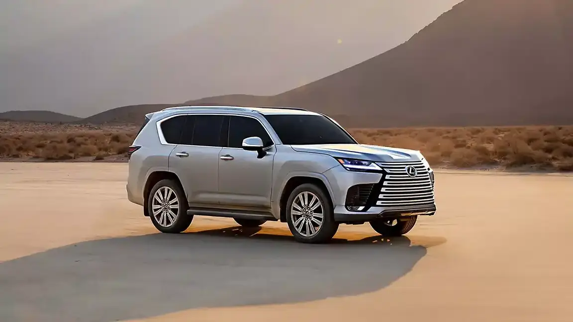 Коли було представлено новий Lexus LX?