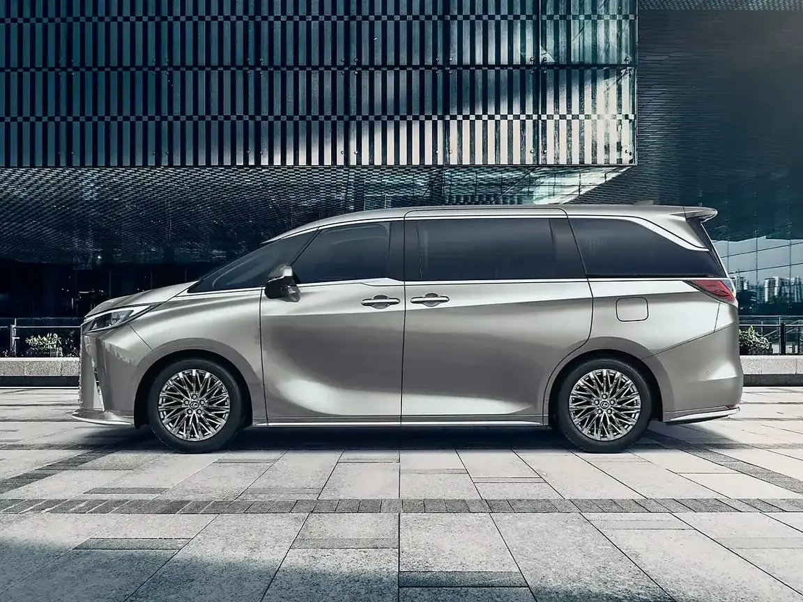Як Lexus LM піклується про безпеку водія?